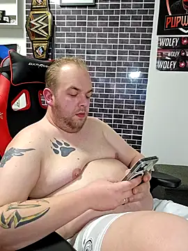 Snapshot of PupW0lfy chatting on 19, 12, 2024 PupW0lfy online show from 19, 12, 2024