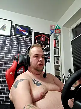 Snapshot of PupW0lfy chatting on 6, 1, 2025 PupW0lfy online show from 6, 1, 2025