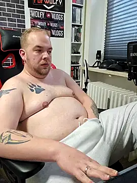Snapshot of PupW0lfy chatting on 7, 1, 2025 PupW0lfy online show from 7, 1, 2025