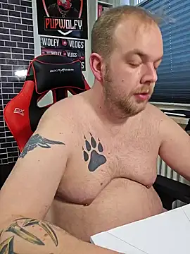 Snapshot of PupW0lfy chatting on 20, 1, 2025 PupW0lfy online show from 20, 1, 2025