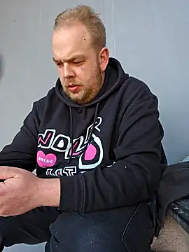 Snapshot of PupW0lfy chatting on 21, 1, 2025 PupW0lfy online show from 21, 1, 2025