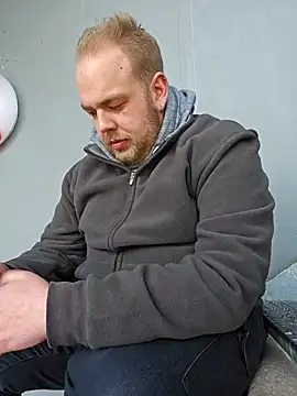 Snapshot of PupW0lfy chatting on 22, 1, 2025 PupW0lfy online show from 22, 1, 2025