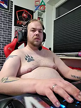 Snapshot of PupW0lfy chatting on 22, 1, 2025 PupW0lfy online show from 22, 1, 2025