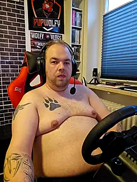 Snapshot of PupW0lfy chatting on 2, 2, 2025 PupW0lfy online show from 2, 2, 2025