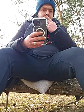 Snapshot of PupW0lfy chatting on 4, 2, 2025 PupW0lfy online show from 4, 2, 2025