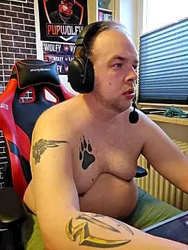 Snapshot of PupW0lfy chatting on 23, 2, 2025 PupW0lfy online show from 23, 2, 2025