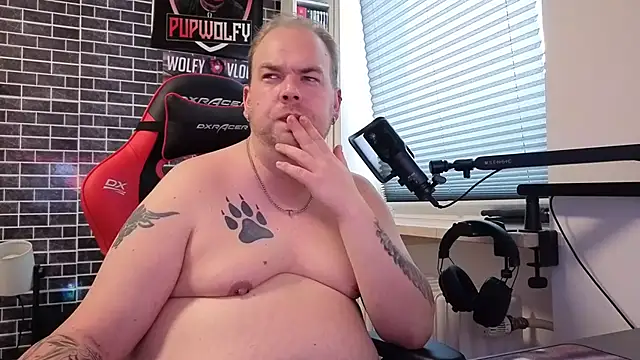 Snapshot of PupW0lfy chatting on 22, 9, 2025 PupW0lfy online show from 22, 9, 2025