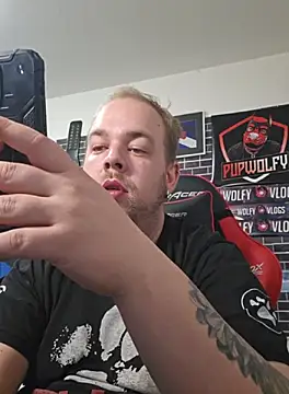 Snapshot of PupW0lfy chatting on 10, 10, 2025 PupW0lfy online show from 10, 10, 2025