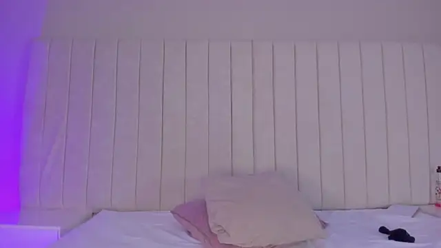 Littleolivia  online show from 3, 2, 2025