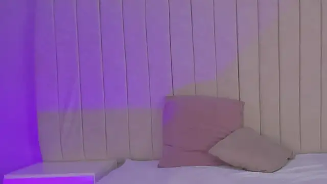 Littleolivia  online show from 4, 2, 2025