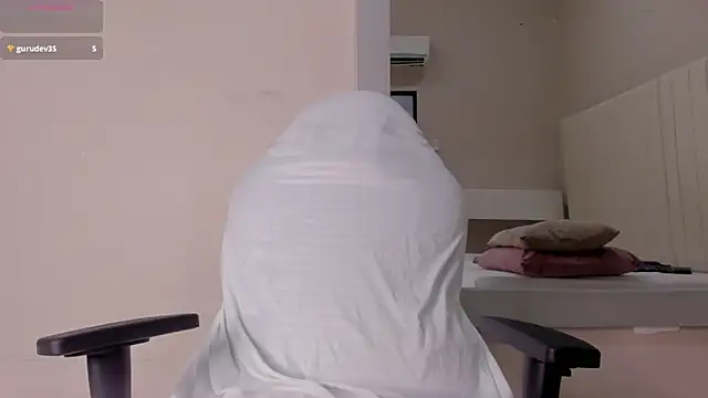 Littleolivia  online show from 19, 3, 2025