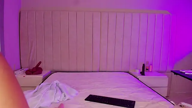 Littleolivia  online show from 6, 1, 2026