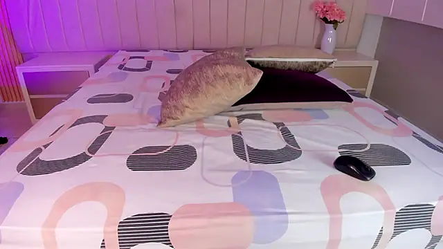 Littleolivia  online show from 21, 3, 2026