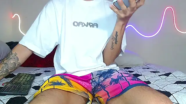 Snapshot of bobsexy08 chatting on 18, 2, 2025 bobsexy08 online show from 18, 2, 2025