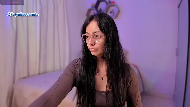 Aleja24Evans online show from 27, 10, 2025