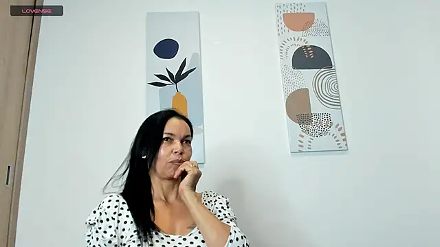 Evawalker  online show from 21, 2, 2025