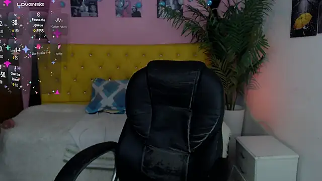 Aidan twink online show from 11, 3, 2025