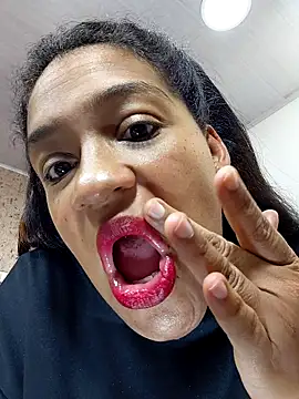 Michelle Brito1 online show from 23, 10, 2025