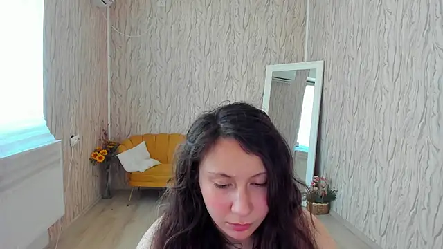 AishaRouhi online show from 2, 1, 2025