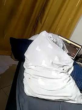 Hugemassivebootie online show from 9, 2, 2026