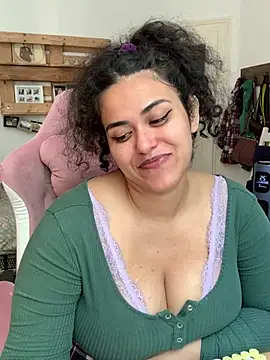 Snapshot of Curvydesifromgermany chatting on 13, 7, 2026 Curvydesifromgermany online show from 13, 7, 2026