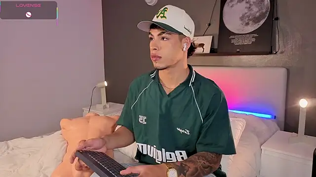 Ken-boy  online show from 3, 11, 2025