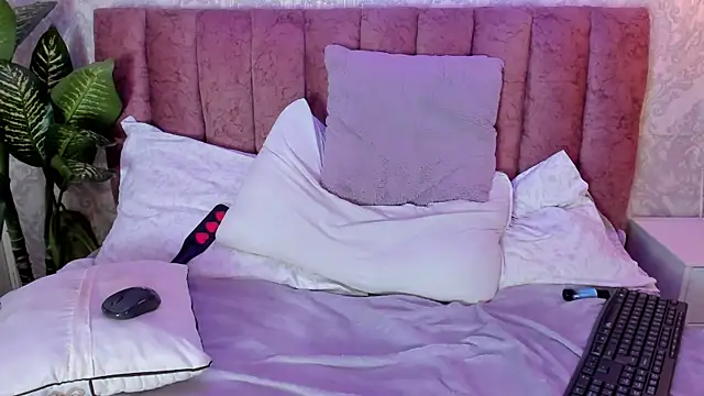 tiffany becker online show from 21, 1, 2025