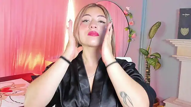 Snapshot of tiffany_becker chatting on 10, 7, 2026 tiffany becker online show from 10, 7, 2026