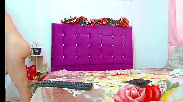 Snapshot of chantalsemenova1 chatting on 11, 12, 2024 chantalsemenova1 online show from 11, 12, 2024