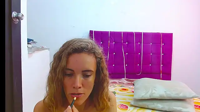 Snapshot of chantalsemenova1 chatting on 18, 3, 2025 chantalsemenova1 online show from 18, 3, 2025