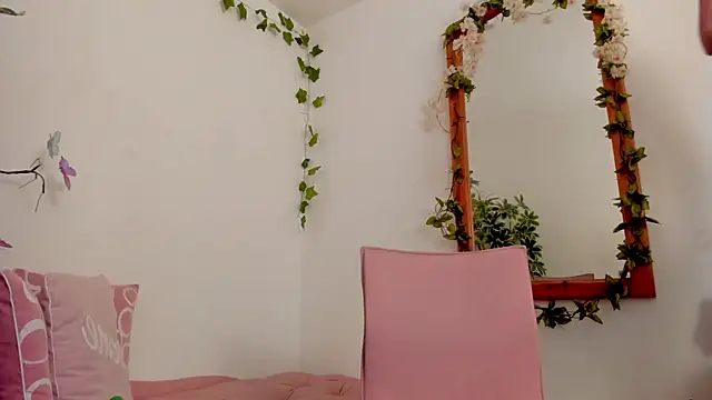 BonnieCute  online show from 8, 4, 2026