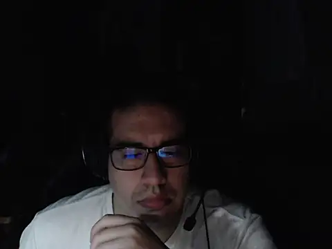 Snapshot of thealfawolf01 chatting on 19, 5, 2026 thealfawolf01 online show from 19, 5, 2026