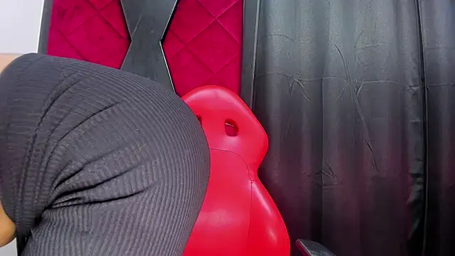 hanna slut  online show from 12, 1, 2025