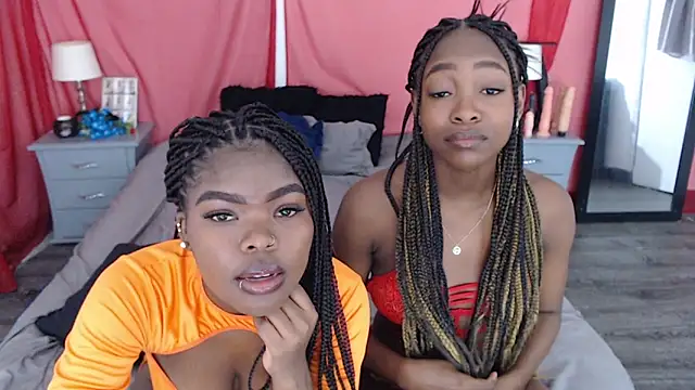 AdelynYasmin online show from 4, 3, 2025