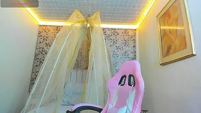 agatha rusell  online show from 5, 2, 2025