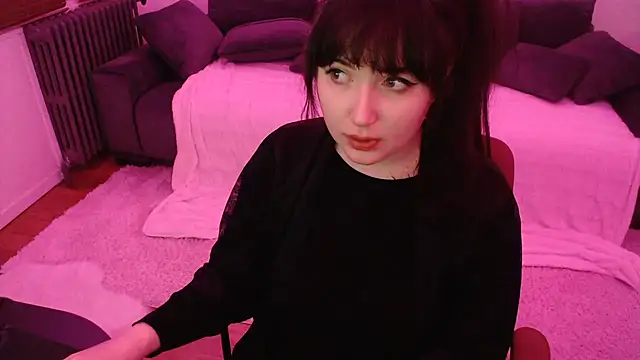 Lynylou online show from 9, 12, 2024