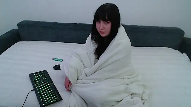 Lynylou online show from 13, 12, 2024