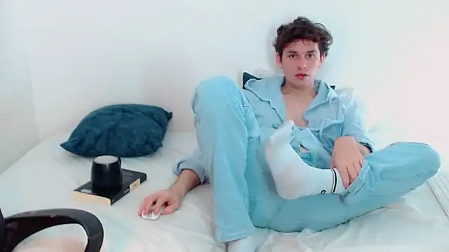 Snapshot of Elio555 chatting on 15, 12, 2024 Elio555 online show from 15, 12, 2024