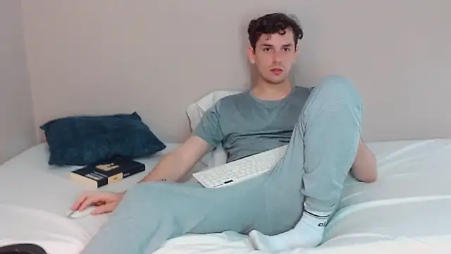Snapshot of Elio555 chatting on 20, 12, 2024 Elio555 online show from 20, 12, 2024