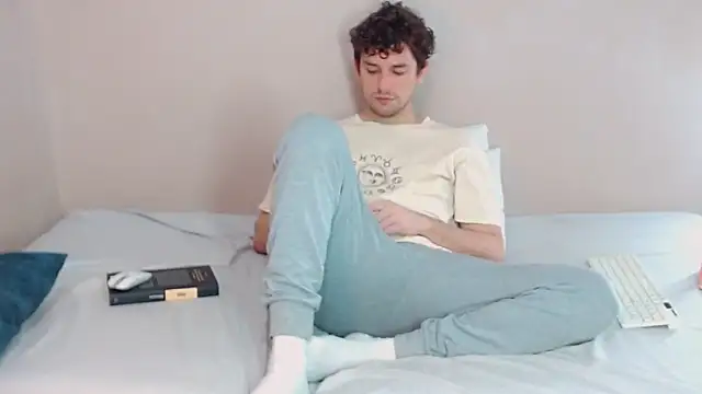 Snapshot of Elio555 chatting on 9, 2, 2025 Elio555 online show from 9, 2, 2025