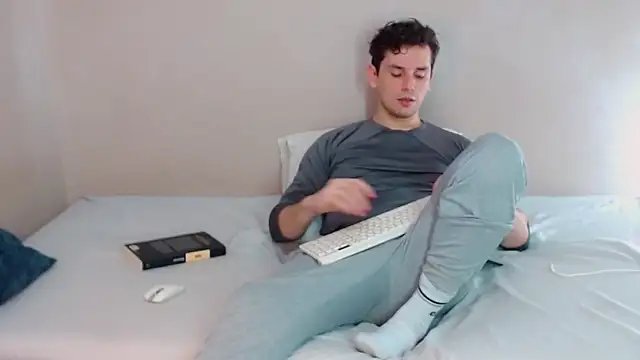 Snapshot of Elio555 chatting on 2, 3, 2025 Elio555 online show from 2, 3, 2025