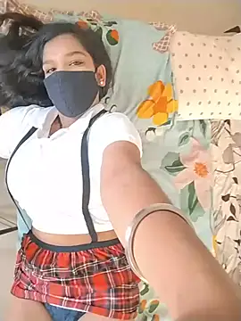 Snapshot of hottiess69 chatting on 19, 5, 2026 hottiess69 online show from 19, 5, 2026