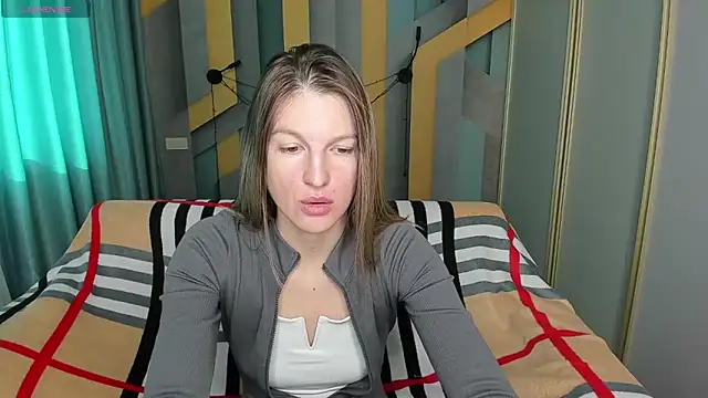 EmilyWalkeri online show from 10, 10, 2025