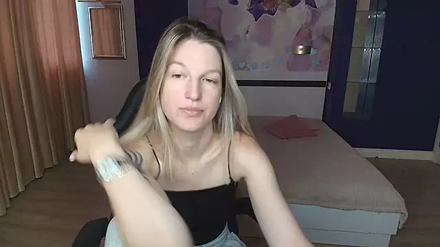 EmilyWalkeri online show from 21, 7, 2026