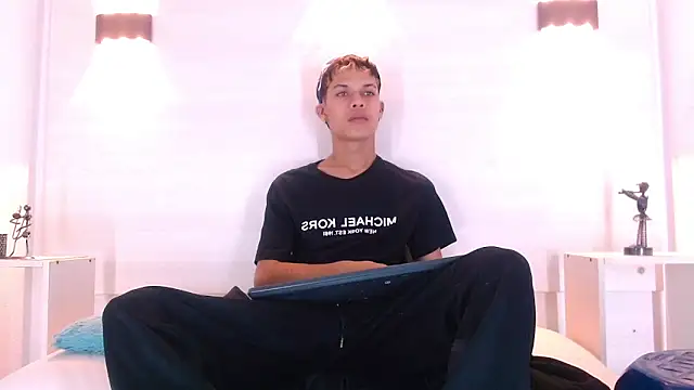 Levis Montes online show from 27, 1, 2025