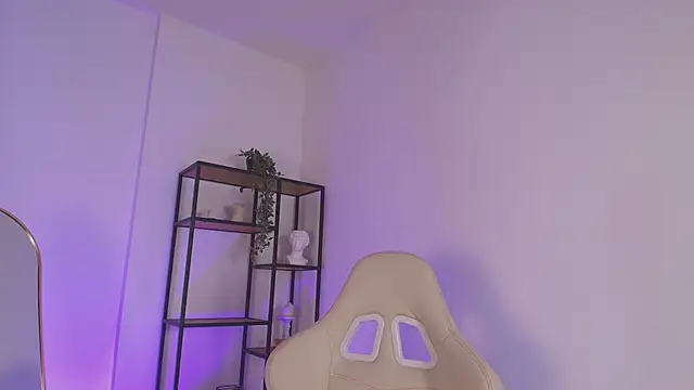 FoxieJullia online show from 18, 1, 2025