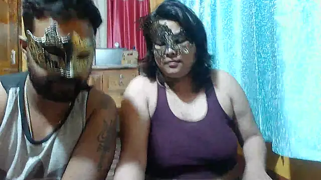 Snapshot of Cutehornycouples chatting on 19, 2, 2025 Cutehornycouples online show from 19, 2, 2025