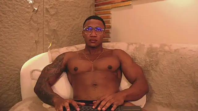 Logan Varela online show from 17, 3, 2025