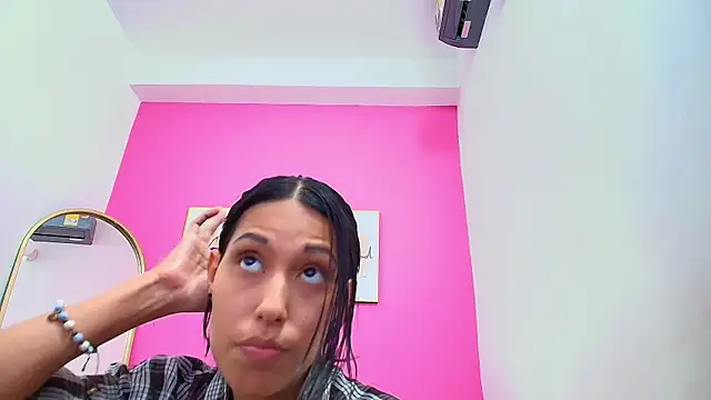 yourcuteneighbourr online show from 10, 1, 2025