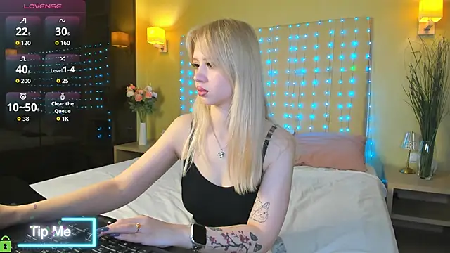 Valerie Woods online show from 19, 5, 2026